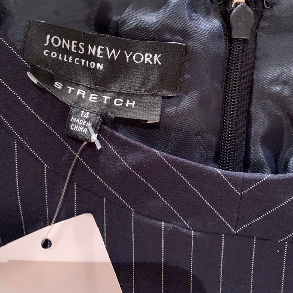 Amazing brand new Jone New York strips dress navy in white. Size : 14 - Picture 3 of 13